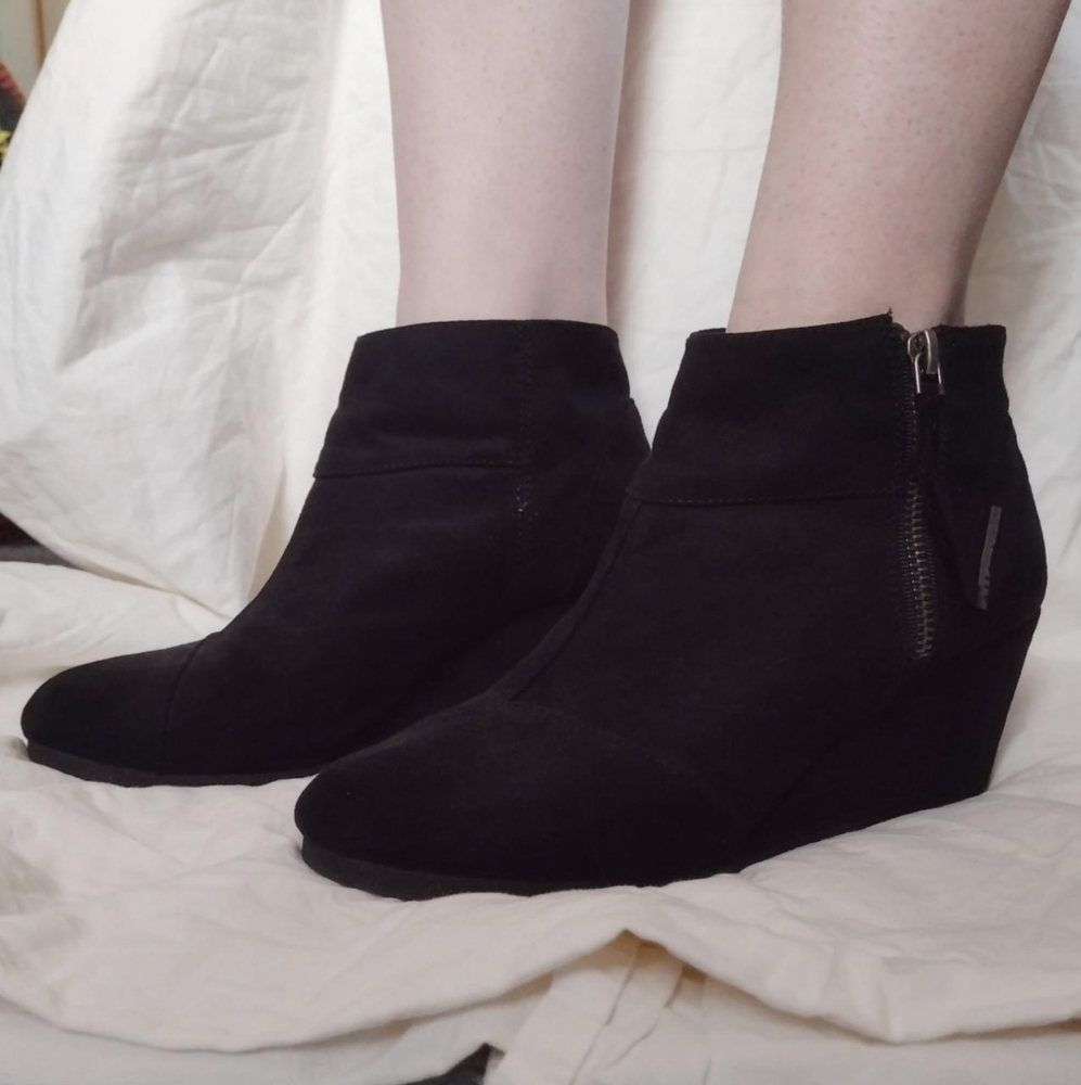 Attention Black Suede Wedges Size 8